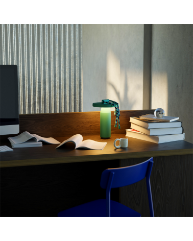 Lampe Nomade Quasar Vert Emeraude - Petite Friture | SCENEO L'art de la lumière