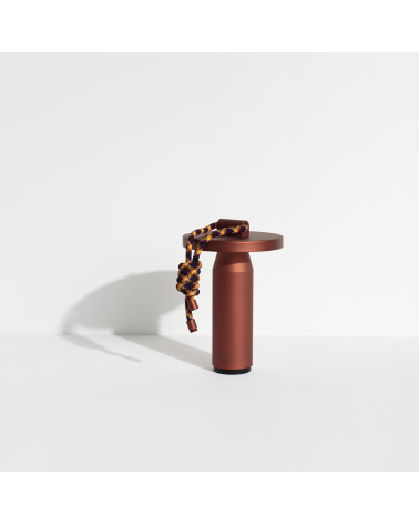 Lampe Nomade Quasar Terre de Sienne - Petite Friture | SCENEO L'art de la lumière