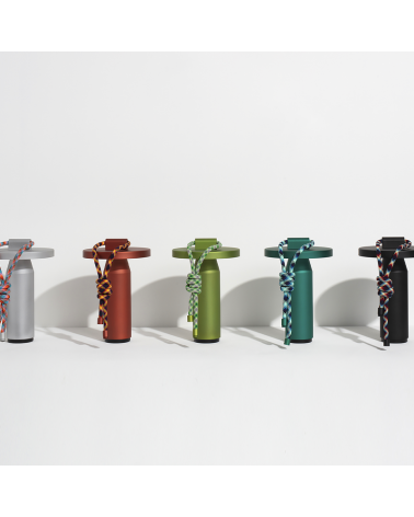 Lampe Nomade Quasar Noir - Petite Friture | SCENEO L'art de la lumière